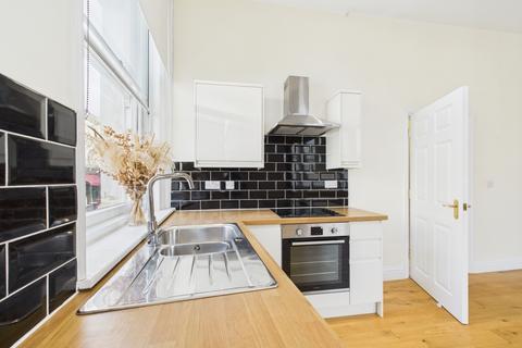 1 bedroom flat to rent, Kensington House, 20 High Street, Stroud, GL5