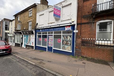 Shop to rent, Union Street, Maidstone, Kent, ME14 1EB