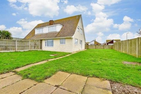 3 bedroom semi-detached house to rent, Livingstone Close Dymchurch TN29