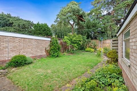 86 Canada Way, Lower Wick, Worcester, WR2 4XF