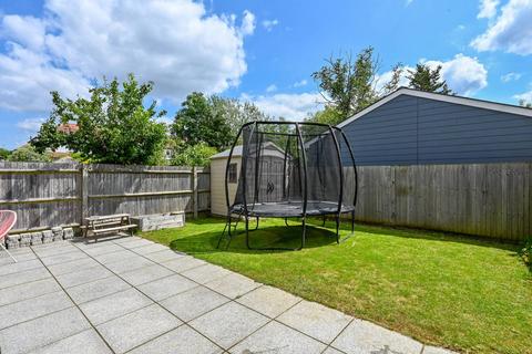 2 Great Park Terrace Farm Way, Worcester Park, KT4 8RZ