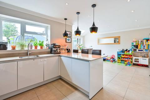 2 Great Park Terrace Farm Way, Worcester Park, KT4 8RZ