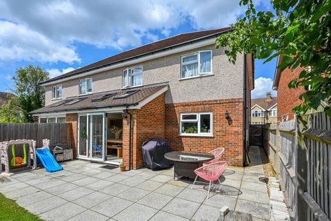 2 Great Park Terrace Farm Way, Worcester Park, KT4 8RZ