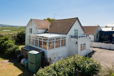 3 bedroom detached house for sale, Faversham Road, Seasalter, Whitstable