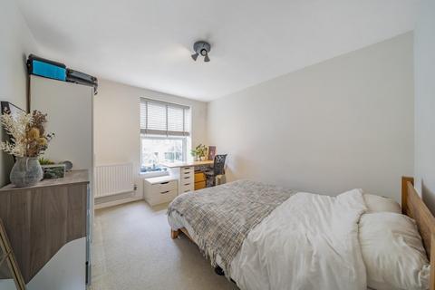 3 bedroom flat for sale, Union Grove, Clapham