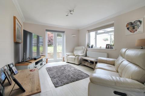 107 Fermor Way, Crowborough, TN6 3BH