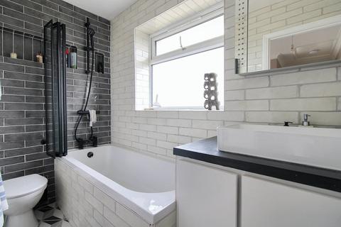 107 Fermor Way, Crowborough, TN6 3BH