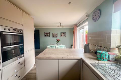 3 bedroom end of terrace house for sale, Cedar Close, Patchway, Bristol, Gloucestershire, BS34
