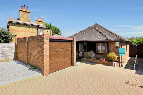 117 Ness Road, Shoeburyness, Southend-on-sea, SS3 9ES