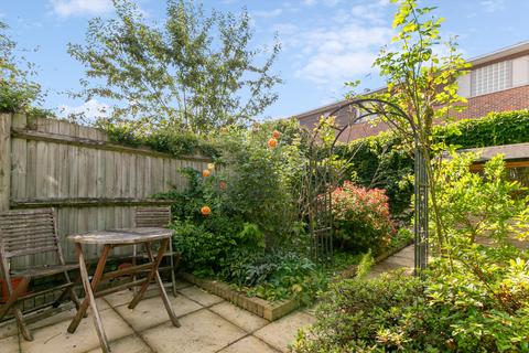 3 bedroom terraced house for sale, Carver Close, London, W4