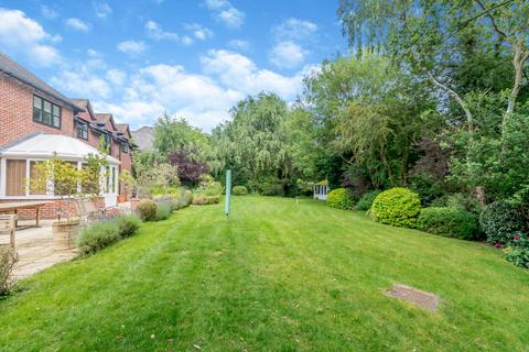 Cleeve House Ledborough Gate, Beaconsfield, HP9 2DQ