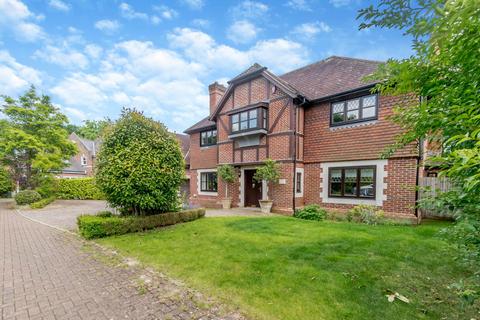 Cleeve House Ledborough Gate, Beaconsfield, HP9 2DQ