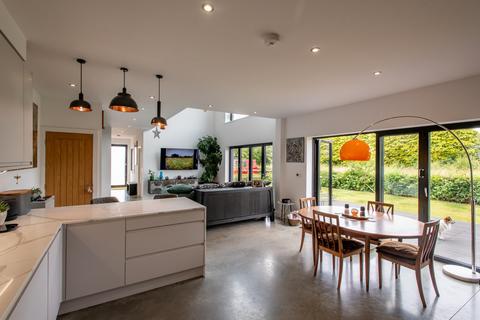 4 bedroom barn conversion for sale, Astwick Road, Stotfold, Hitchin, SG5