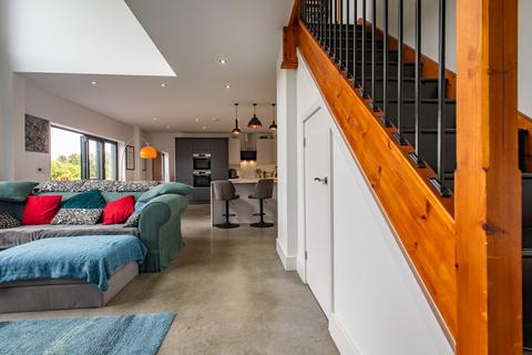 4 bedroom barn conversion for sale, Astwick Road, Stotfold, Hitchin, SG5