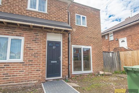 2 bedroom maisonette to rent, Castleview Road, Wolverhampton WV14