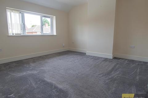 2 bedroom maisonette to rent, Castleview Road, Wolverhampton WV14