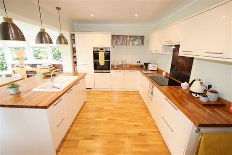 3 bedroom detached bungalow for sale, Dulwich Road, Holland on Sea