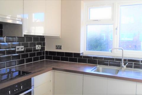 2 bedroom flat to rent, Southall UB1