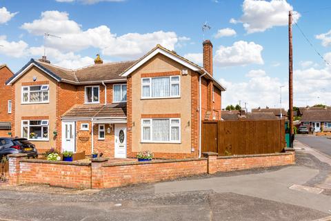 Rushden - 3 bedroom semi-detached house for sale