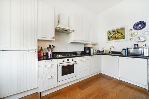 2 bedroom apartment for sale, Fermoy Road, London