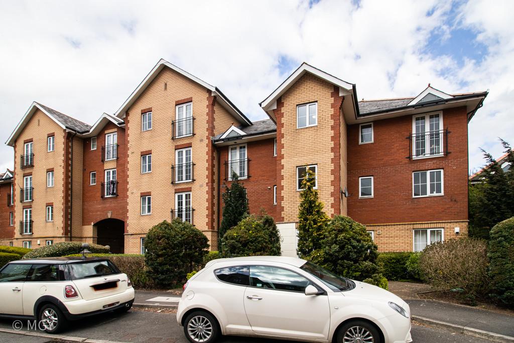 Seager Drive, Windsor Quay, Cardiff Bay 2 bed apartment £925 pcm (£