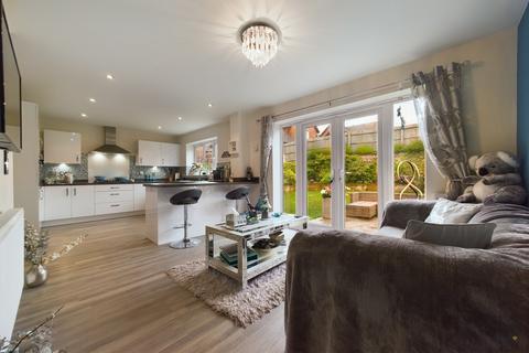 41 Geoff Morrison Way, Uttoxeter, ST14 7SR