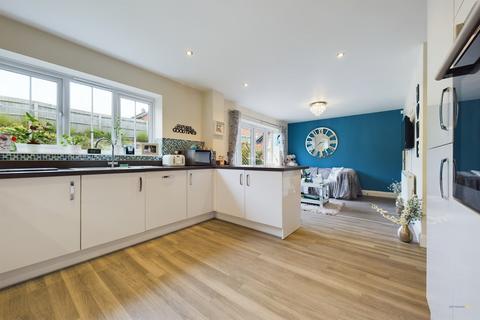 41 Geoff Morrison Way, Uttoxeter, ST14 7SR