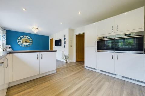 41 Geoff Morrison Way, Uttoxeter, ST14 7SR