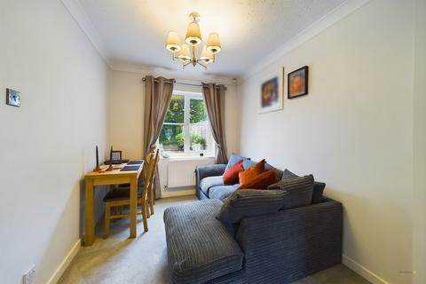 28 Sedgefield Road, Branston, Burton-on-trent, DE14 3GN