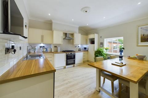 2 bedroom apartment for sale, Chestnut Grange, 9-11 Curzon Park South, Curzon Park