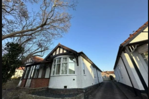 7 bedroom house to rent, at Bristol, 38, Gloucester Road North BS7