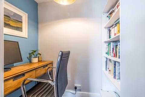 1/1, 1 Regent Park Square, Glasgow, G41 2AF