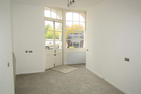 2 bedroom ground floor flat to rent, Lyon Close, Essex CO15