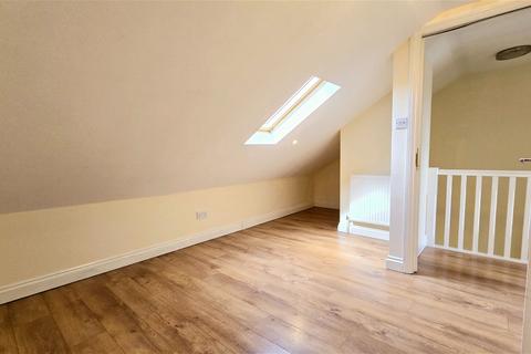 6 bedroom terraced house to rent, Fernlea Road, Mitcham CR4