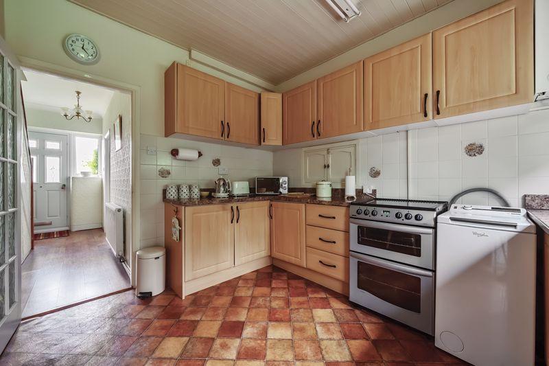 Kitchen (angle 4)