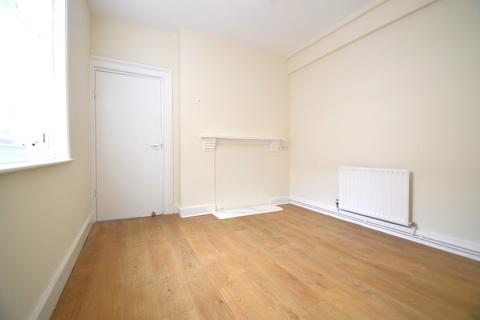 2 bedroom ground floor flat to rent, Wrottesley Road, London