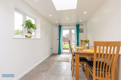 2 bedroom end of terrace house for sale, Matthews Road, Taunton