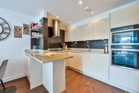 Flat 6, 139 Brighton Road, Surbiton, KT6 5NJ
