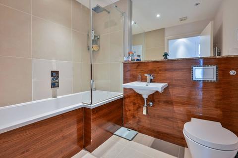Flat 6, 139 Brighton Road, Surbiton, KT6 5NJ