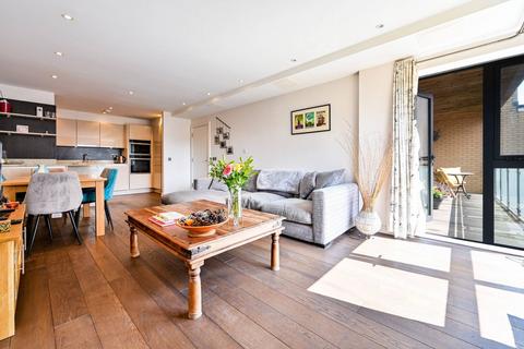 Flat 6, 139 Brighton Road, Surbiton, KT6 5NJ
