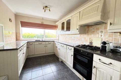 3 bedroom detached bungalow for sale, 19 Church Hill Close, Cowbridge, Llanblethian CF71 7JH