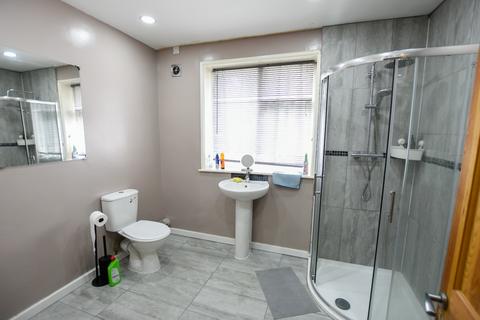 2 bedroom terraced house for sale, Court Farm Road, London, Greater London