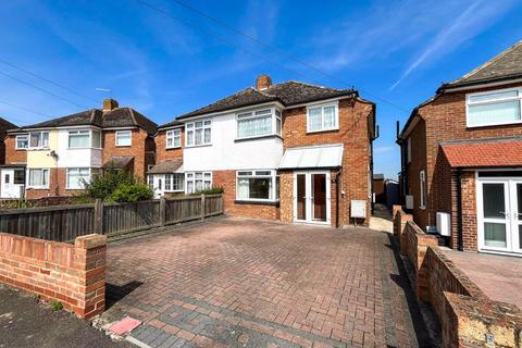 3 bedroom semi-detached house for sale, Poulders Gardens, Sandwich