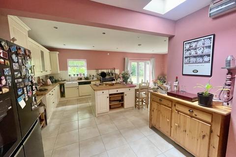 5 bedroom semi-detached house for sale, Iddesleigh Road, Woodhall Spa LN10