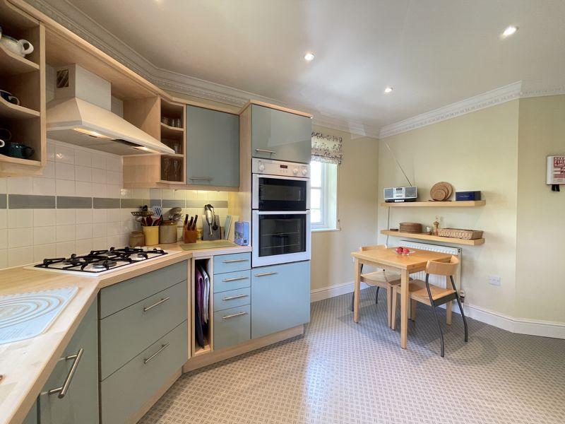 Kitchen / Dining...
