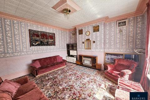3 bedroom terraced house for sale, Warwick Road, Batley
