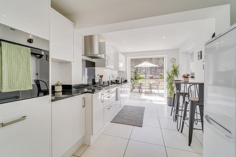 71 Boyton Road, London, N8 7AE