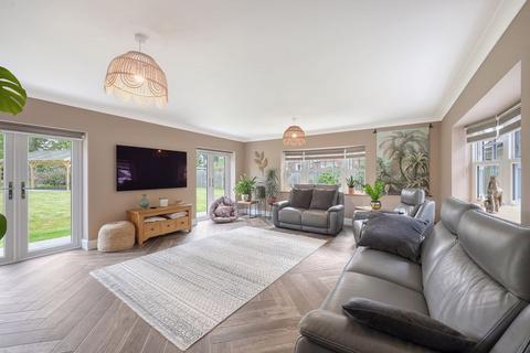 4 bedroom detached house for sale, Billericay Road, Brentwood CM13