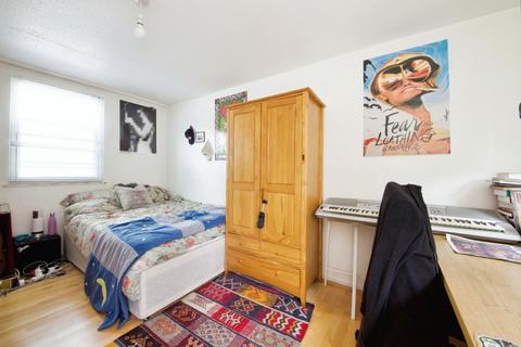3 bedroom flat to rent, Starcross Street, London NW1
