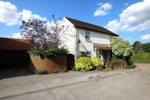 4 bedroom detached house for sale, Standrums, Dunmow